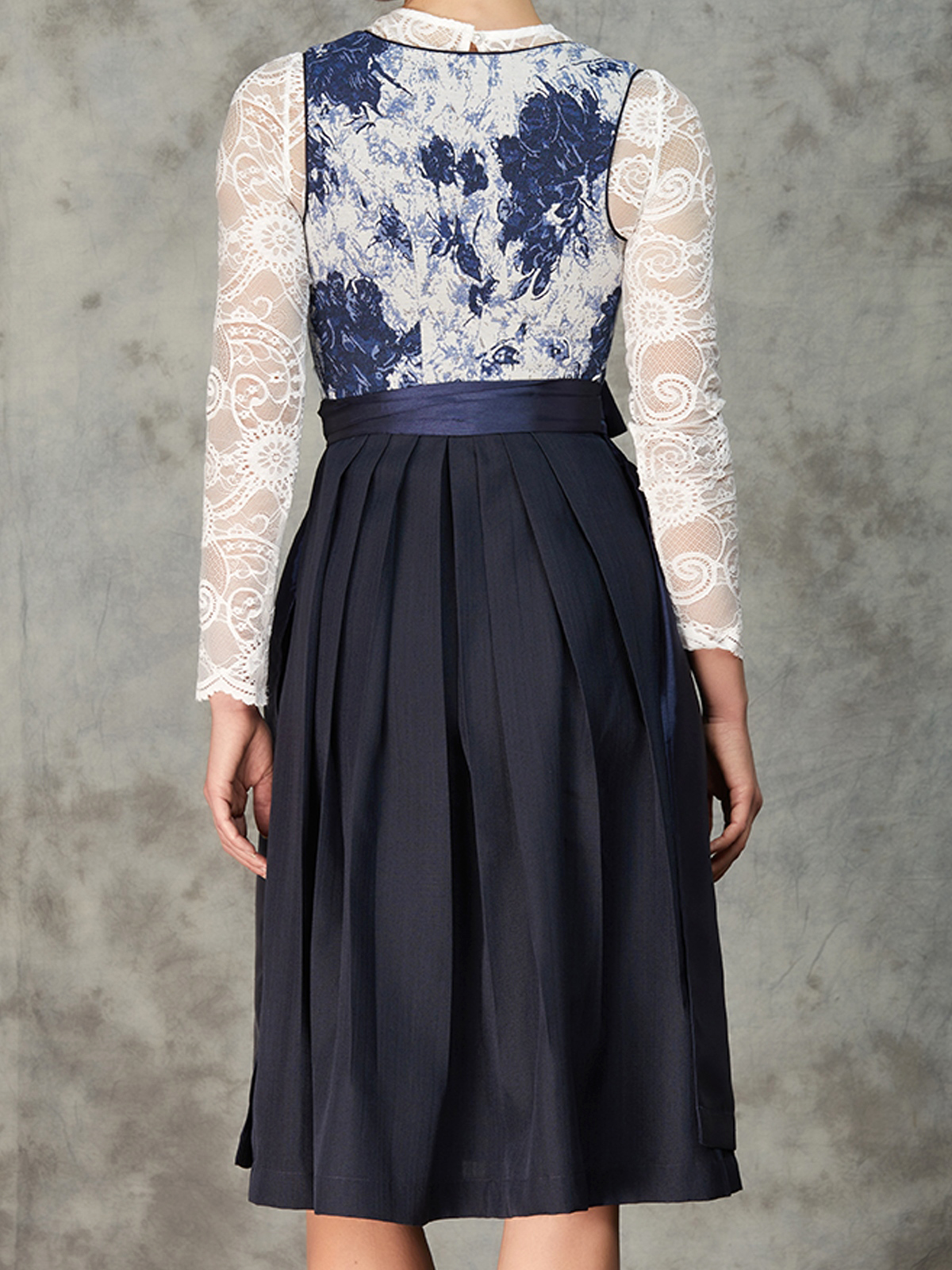 Dirndl in Blau – zeitlos und elegant