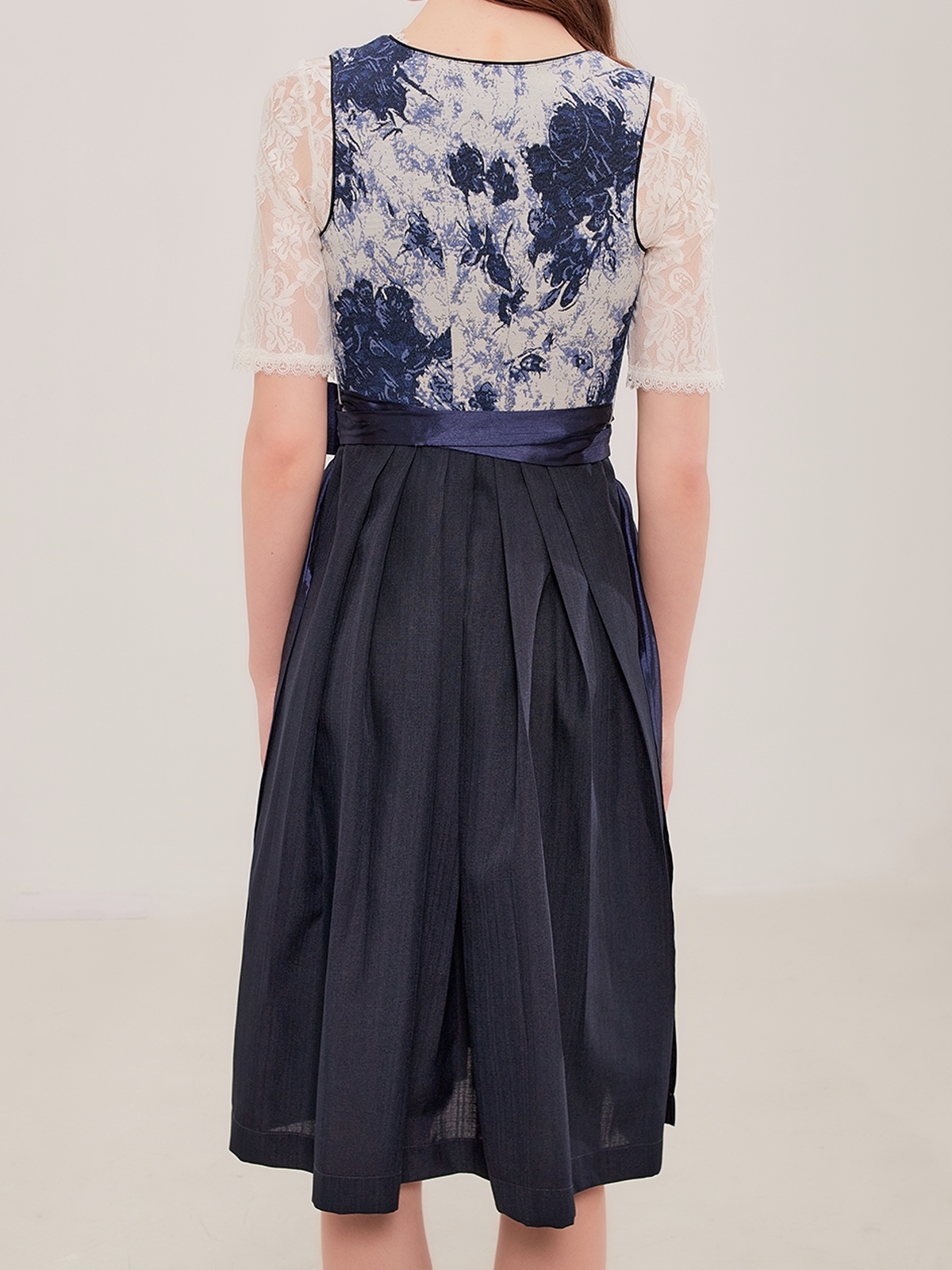 Dirndl in Blau mit Samt-Optik
