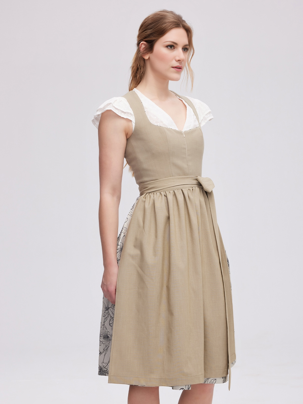 Dirndl in schwarz-pink