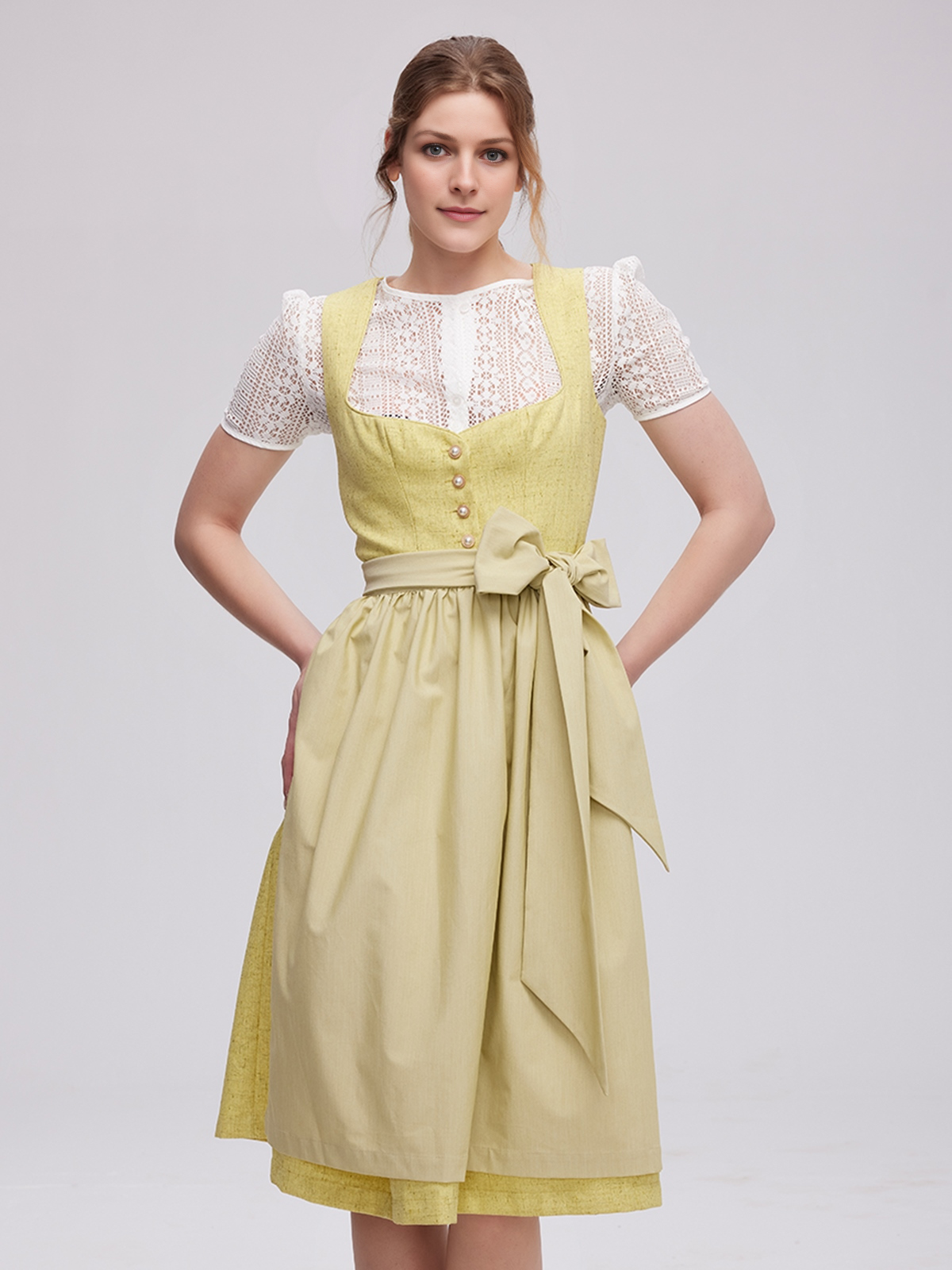 Langes gelbes Dirndl mit floralem Muster
