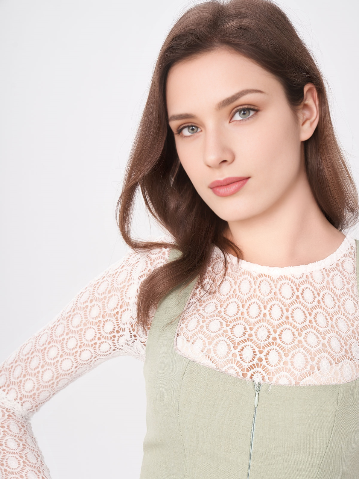 Dirndl in Grün mit floralem Muster