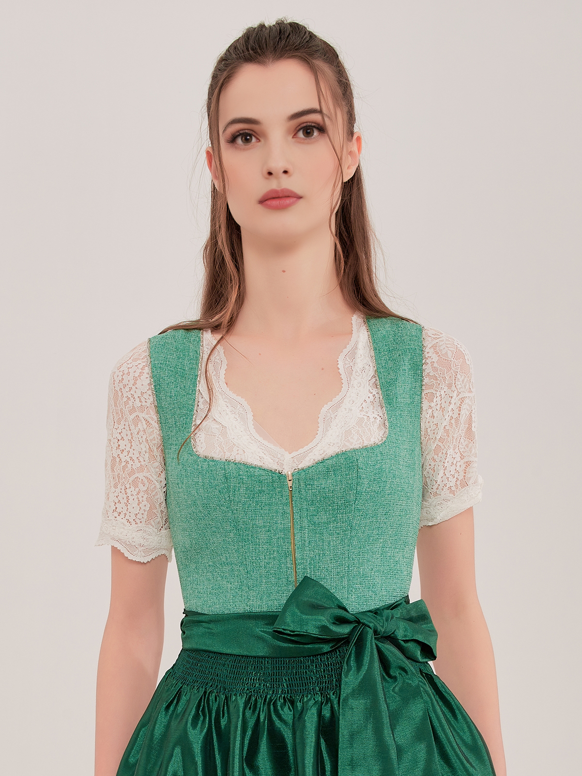 Modernes Dirndl in Blau
