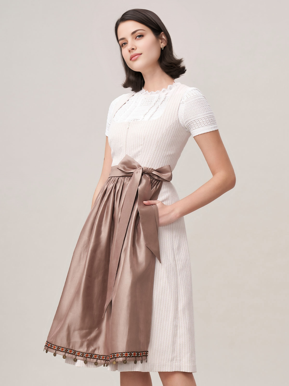 Dirndl mit geradem Ausschnitt in Beige – zeitlos elegant