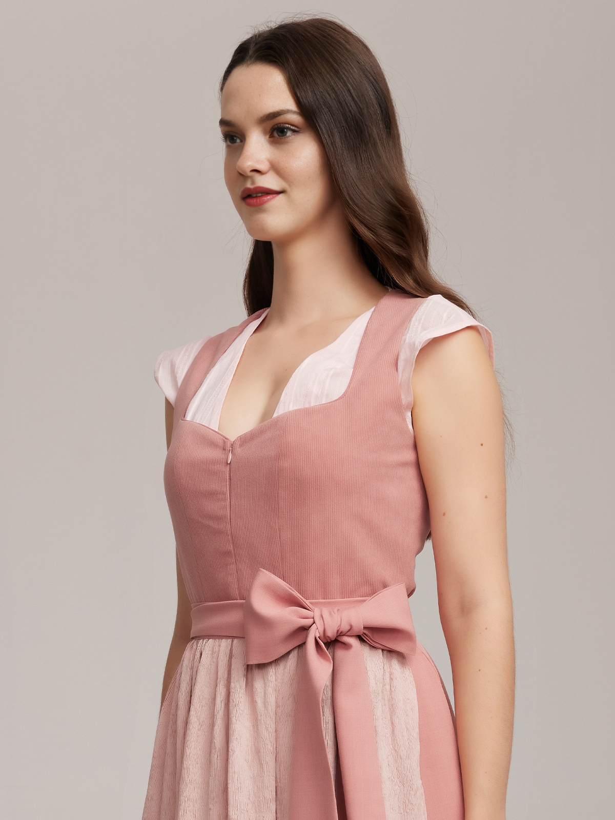Dirndl in Rosa mit modernem Design