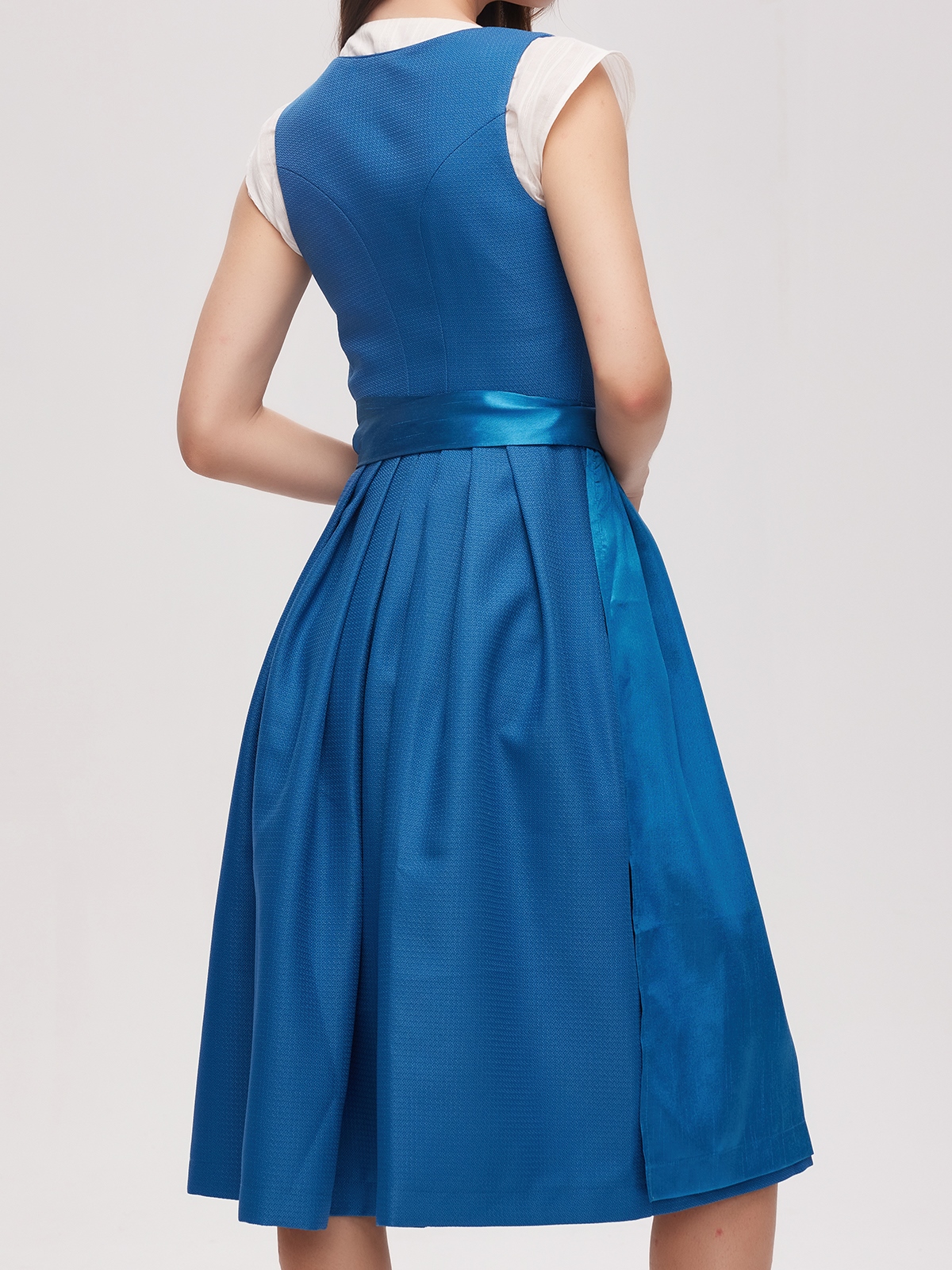 Dirndl mit grüner Trachtenbluse