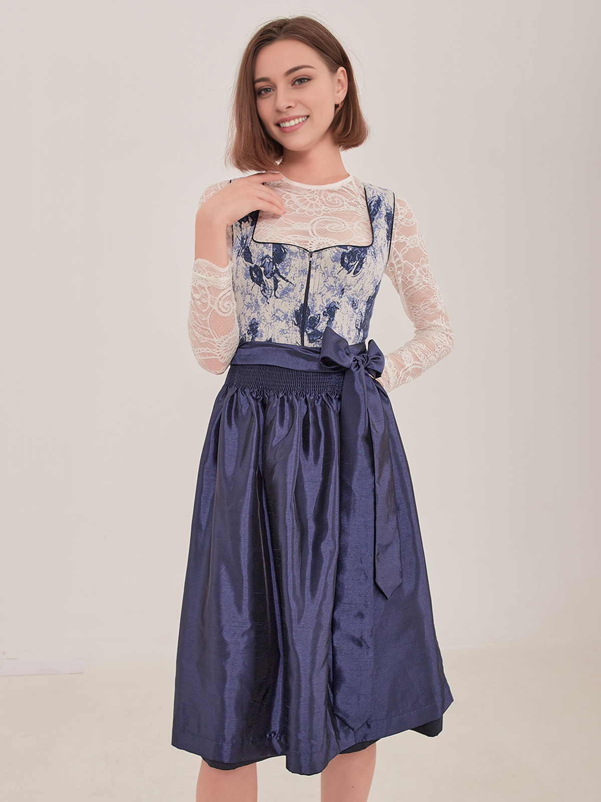 Dirndl in Blau
