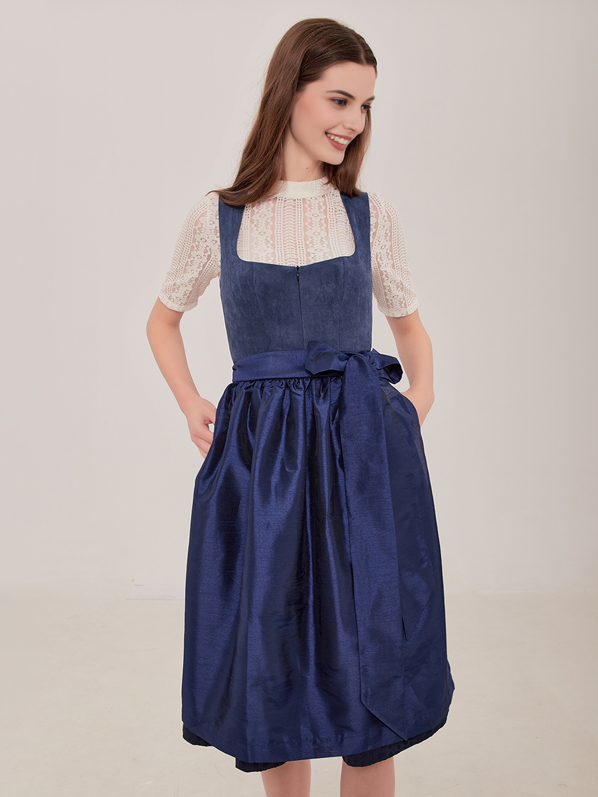 Altausseer Dirndl in Blau