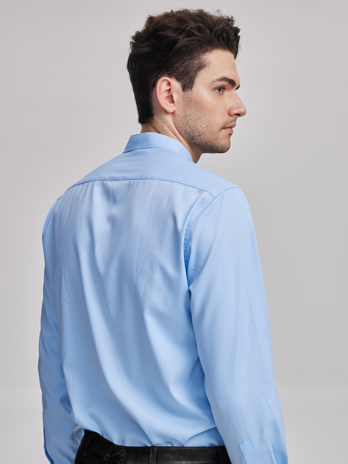 Modernes Dirndl in Blau – perfekt für den Alltag