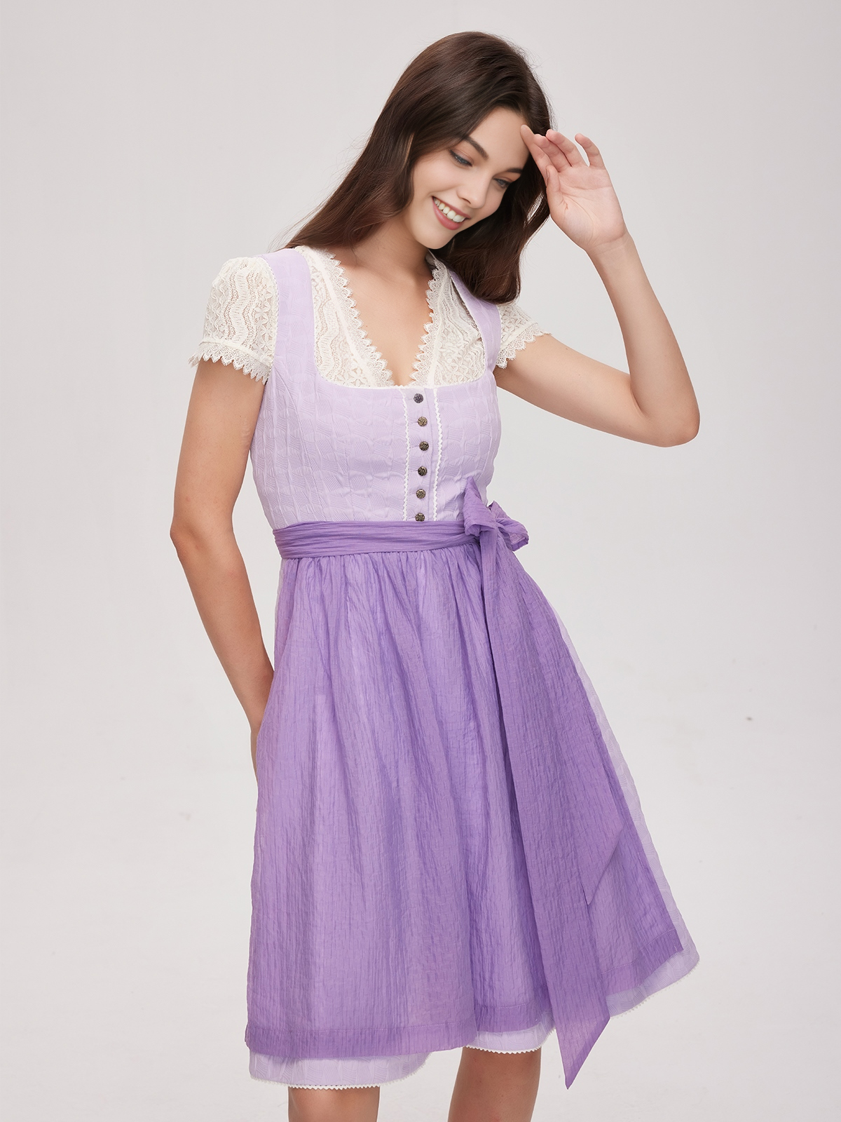 Elegantes lila Dirndl