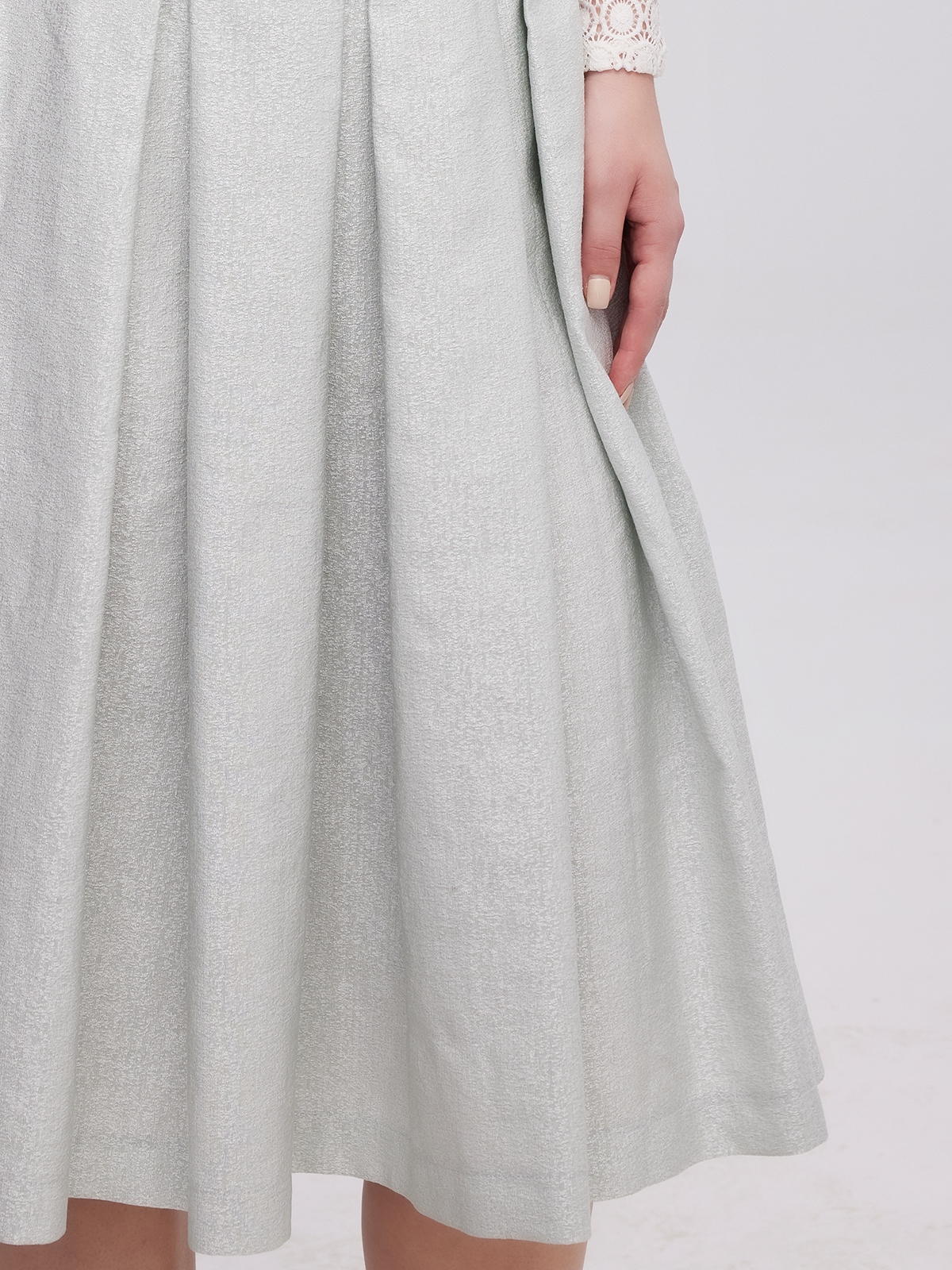 Ein modernes Dirndl in Grün – perfekt für Festivals und Hochzeiten.