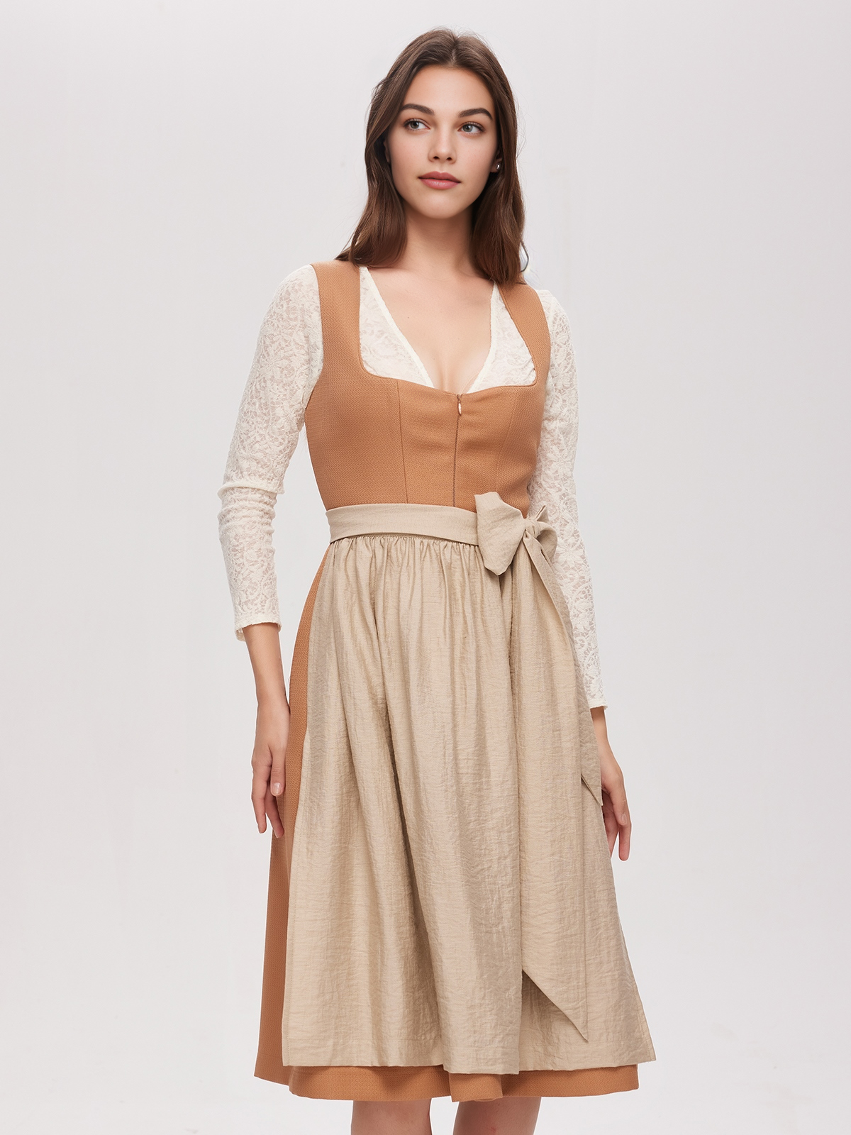 Samt Dirndl Schwarz – Eleganz in Perfektion