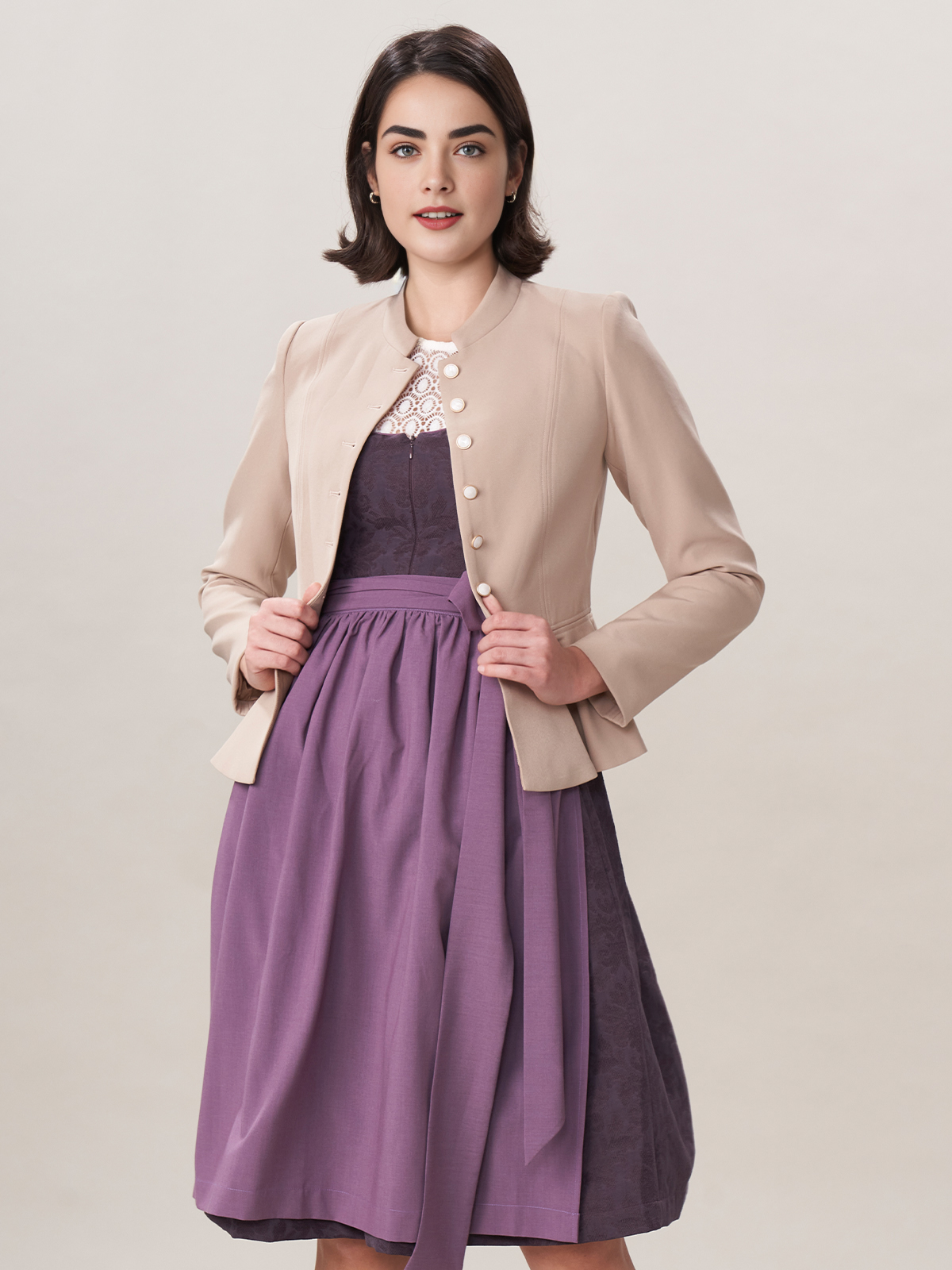 Dirndl Marineblau mit modernem Twist