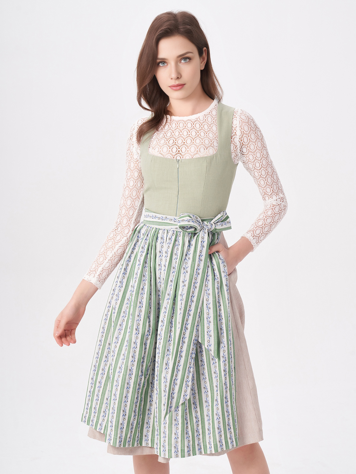 Dirndl Grau Blau – Eleganz und Tradition vereint