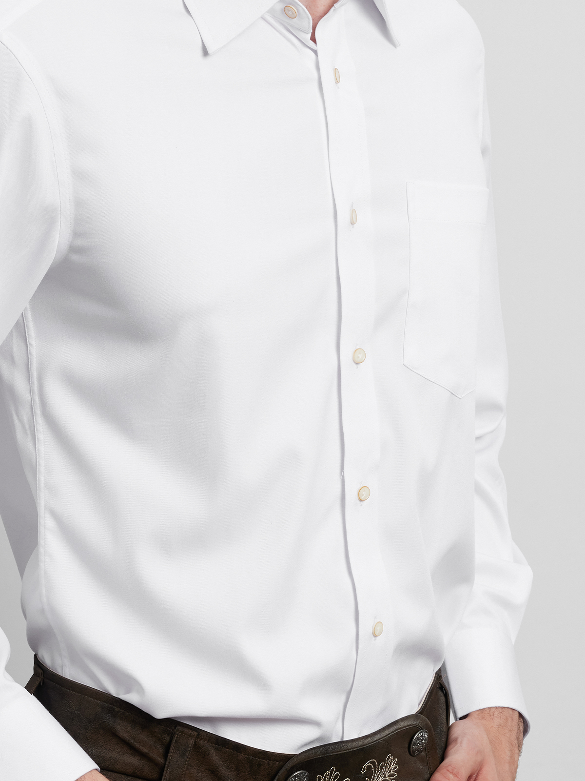 Dirndlbluse langarm weiß in eleganter Ausführung