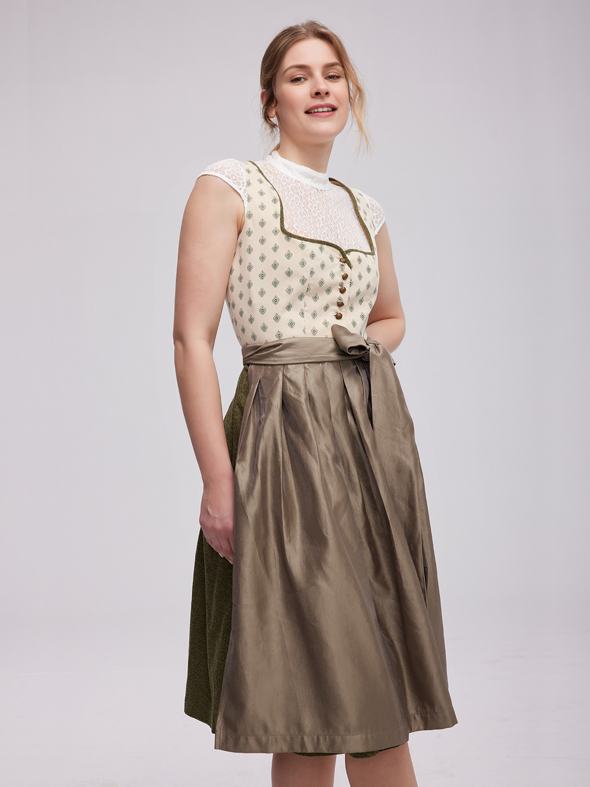 Modernes Dirndl in Gelb – perfekt für den urbanen Look
