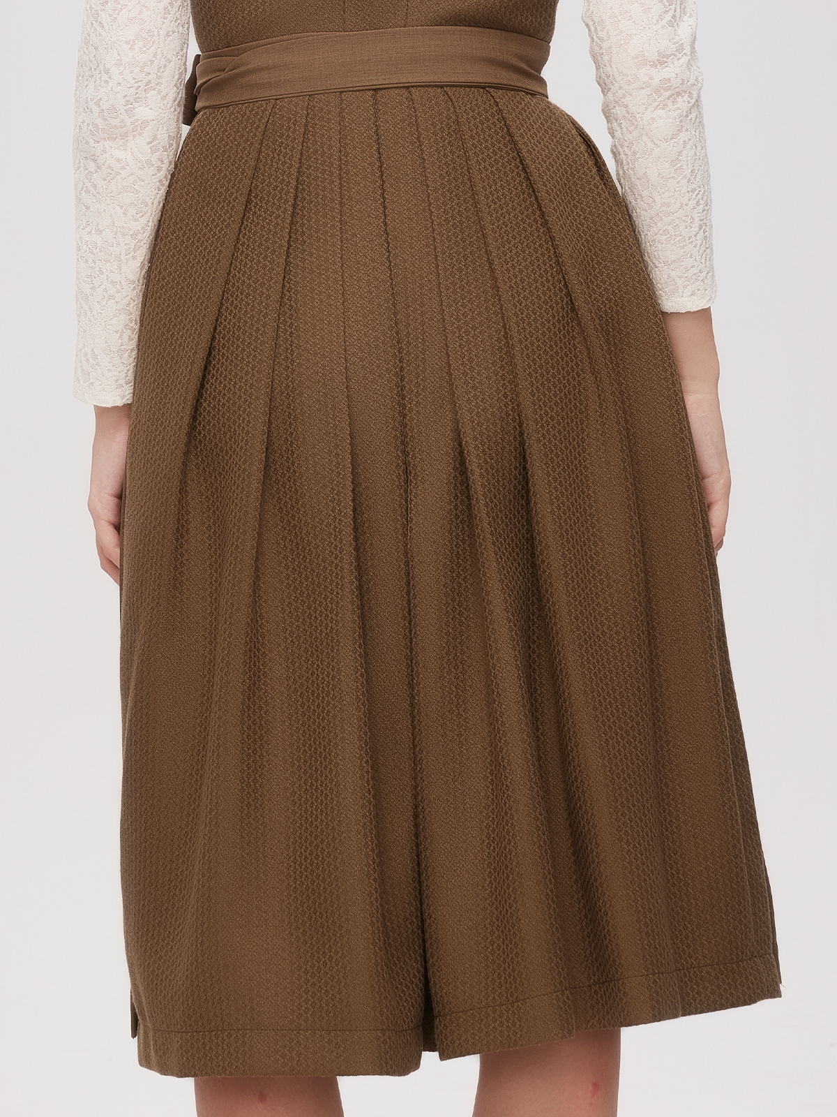 Modernes Dirndl in Grün