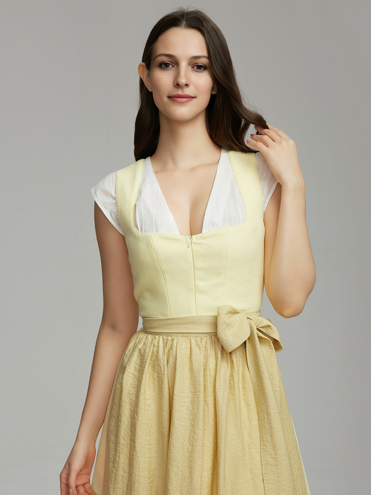 Modernes Dirndl in Gelb